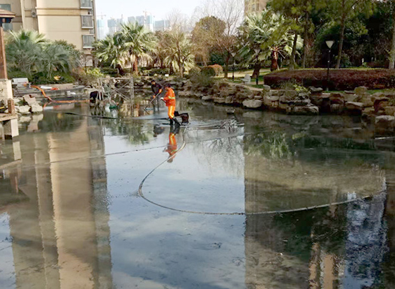 黄骅景观池淤泥清理